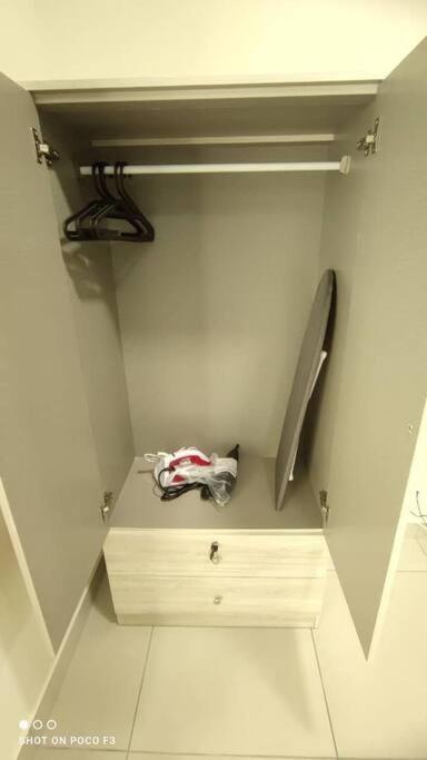En1616- Selfcheck-in- Wi-fi- Netflix-pool, 6093 * Cyberjaya