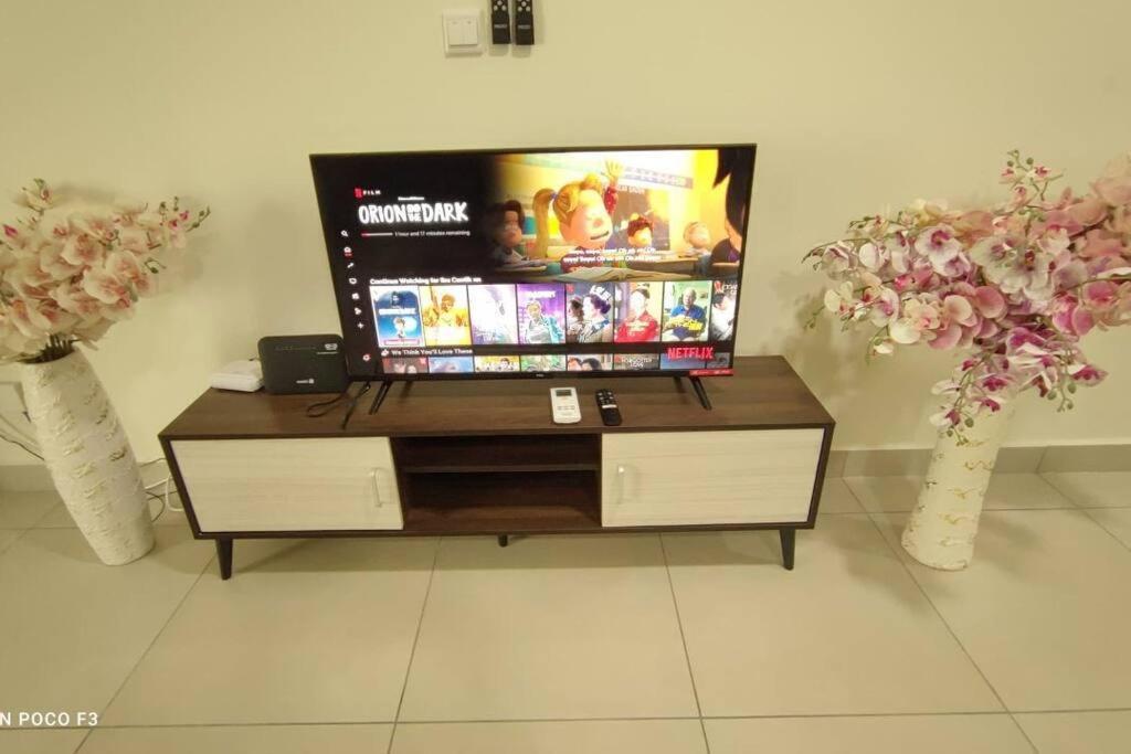 En1616- Selfcheck-in- Wi-fi- Netflix-pool, 6093 Apartment Cyberjaya
