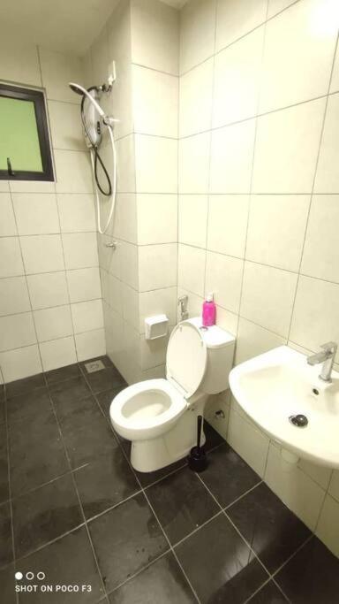 En1616- Selfcheck-in- Wi-fi- Netflix-pool, 6093 Apartment